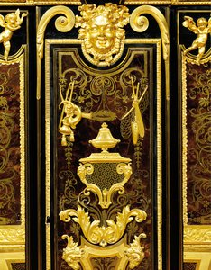 Louis XIV Petit Armoise ، c1700-10 (Ormolu ، نحاس ، ذبل السلحفاة ، خشب الأبنوس والتطعيم) بواسطة أندريه تشارلز (Attr. To) Boulle