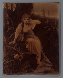 استنساخ صورة لوحة لامرأة شابة مع بومة بعد Cuno von Bodenhausen بواسطة كونو فون بودنهاوزن