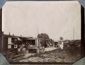الحرب العالمية الأولى 1914-1918: تلقيح الجنود من قبل ممرضات الصليب الأحمر الفرنسي في محطة سانت جيل (سان جيل) في القناة الإنجليزية ، نورماندي السفلى (نورماندي السفلى) ، فرنسا. تصوير مجهول يونيو 1917. مجموعة خاصة ، ستيلا. بواسطة مجهول مجهول