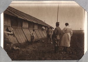الحرب العالمية الأولى 1914-1918: البحث عن الرؤوس عند الأطراف ، معسكر كوفيل في القناة الإنجليزية ، نورماندي السفلى (نورماندي السفلى) ، فرنسا. تصوير مجهول مايو 1917. مجموعة خاصة ، ستيلا. بواسطة مجهول مجهول