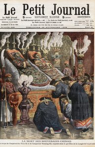 جنازة الحكام الصينيين: جثث إمبراطور الصين يهينارا والإمبراطورة شياو دينغ جينغ (1868-1913) والإمبراطور جوانجسو أو كوانغ سيو (كوانغ سيو) ، إمبراطور الصين لأسرة تشينغ (1872-1908) معروضة في الجناح من لونجفايت الامبريالي. بواسطة مجهول مجهول