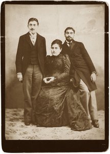 جين بروست ني ويل (1849-1905) وابناها مارسيل وروبرت (1873-1935) ، مجهول. سيلفر جيلاتين فوتوغرافي ، كاليفورنيا 1891 ، مجموعة خاصة