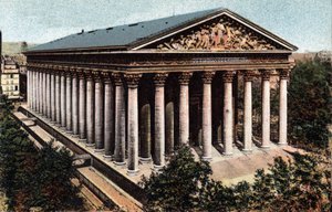 باريس: منظر خارجي لكنيسة مادلين صممه المهندس المعماري بيير ألكسندر فيجنون (1763-1828). صورة عام 1920 في "" ألبوم فني "لمدينة باريس. مجموعة خاصة. بواسطة مجهول مجهول