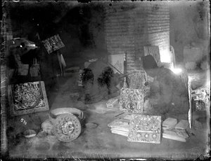 صناع البلاط في ورشة عملهم ، c.1880-1930