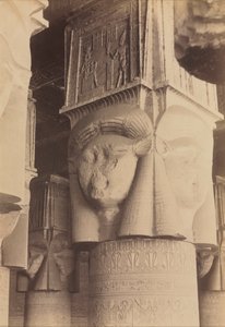 دندرة ، الجزء الداخلي من المعبد ، حتحور كابيتالز ، ج. 1870 - 1880. بواسطة أنطونيو بيتو