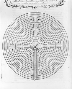 متاهة Cnossos التي صممها Dedale - في الوسط يوجد minotaur - "Turris Babel" بواسطة Athanase Kircher - أمستردام