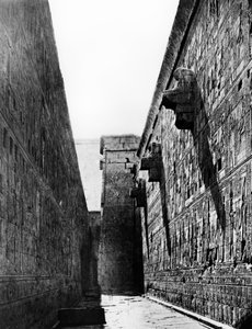 معبد إدفو ، مصر ، 1893 بواسطة أوغست إدوارد مارييت