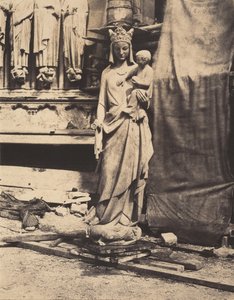 العذراء والطفل منحوت من قبل Geoffroy-Dechaume ، موقع بناء كاتدرائية نوتردام ... ، ج. 1854.