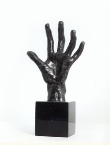 اليد ، يلقيها جورج رودييه ، باريس (برونزية)