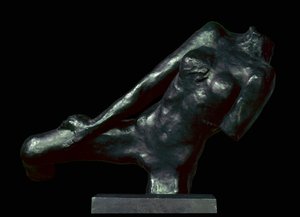 تمثال برونزي لجذع المرأة من تأليف أوغست رودين (1840-1917) باريس ، متحف رودان بواسطة أوغست رودين