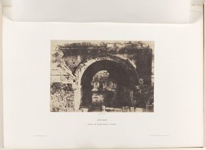 قوس كنيسة القديسة مريم لللاتين ، القدس القدس. Portail de Sainte Marie la Grande (العنوان على الجسم)