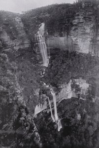 نيو ساوث ويلز: Wentworth Falls (b / w photo) بواسطة مصور استرالي