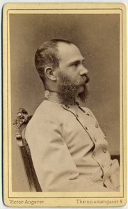 صورة شخصية للإمبراطور النمساوي فرانسوا جوزيف (1830-1916) وملك المجر (1867-1916) من منزل هابسبورغ-لورين. صورة من ورشة عمل فيكتور أنجرير في فيينا. بواسطة مصور نمساوي