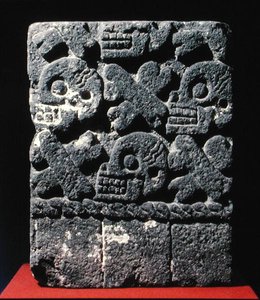 Tzompantli ، أواخر فترة ما بعد الكلاسيكية (1300-1521) (حجر) بواسطة ازتيك ازتيك
