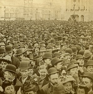 الحشد في افتتاح المعرض الكولومبي ، شيكاغو ، إلينوي ، الولايات المتحدة الأمريكية ، 1893.