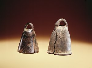 أجراس الحصان ، من بابل ، العراق ، c.700 قبل الميلاد (برونزية)