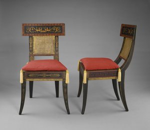 زوج من الكراسي الجانبية ، ج. 1808 (حور أصفر جيسود ، ملون ومذهّب ، بلوط ، قيقب ، صنوبر أبيض شرقي مع قصب)