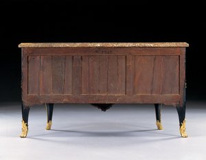 كومود ، c.1745 (ورنيش ياباني مُركب على Ormolu وخشب أبونيزد) بواسطة برنارد فان ريزنبرغ الثاني