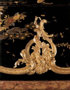 كومود ، c.1745 (ورنيش ياباني مُركب على Ormolu وخشب أبونيزد) بواسطة برنارد فان ريزنبرغ الثاني
