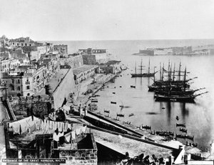 مدخل الميناء الكبير ، مالطا ، ج .1880 بواسطة مصور بريطاني