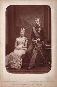 ولي العهد رودولف مع أميرة بلجيكا ستيفاني بمناسبة خطوبتهما ... ، 1880. بواسطة بروكسل. استوديو الصور Geruzet Frères