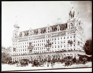 صورة فوتوغرافية لرسم فندق شيريز ، لندن ، بقلم هيغسون فريدريك هاولي (1850-1936) ، 1905 (طباعة الجيلاتين الفضي) بواسطة شركة بايرون