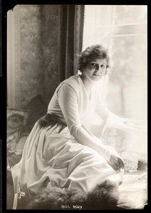 صورة عسلي الفجر. ج .1915 (طباعة الجيلاتين الفضي)