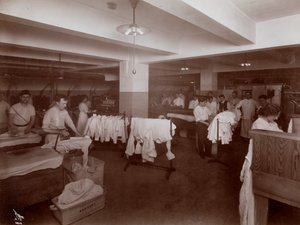 غرفة الغسيل في فندق McAlpin ، 1913 (طباعة الجيلاتين الفضي)