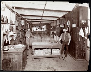 قبو النبيذ في فندق مانهاتن ، 1902 (طباعة الجيلاتين الفضي)