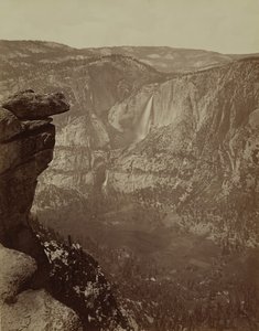شلالات يوسمايت من جلاسير بوينت ، 1865-66 ، مطبوعة كاليفورنيا. 1875. بواسطة كارلتون إيمونز واتكينز