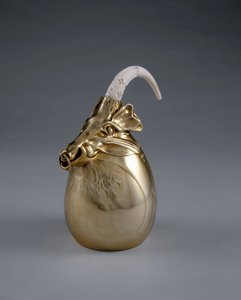 إبريق الشاي ، أعده Adrien-Aurélien Hebrard (1866-1937) ، c.1907 (الفضة والعاج) (انظر أيضًا 499958)