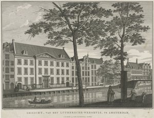 منظر لدار الأيتام اللوثرية في أمستردام وجه دار Luthersche للأيتام في أمستردام (العنوان على الجسم)