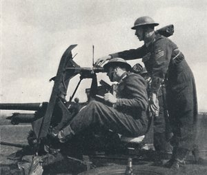 Anti-tank, 1941 بواسطة سيسيل بيتون