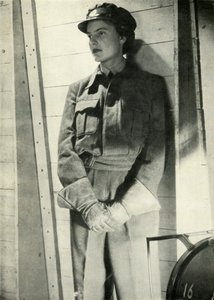 سائق MT ، c1943. بواسطة سيسيل بيتون