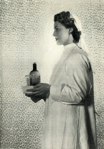 تمريض منظم ، c1943. بواسطة سيسيل بيتون