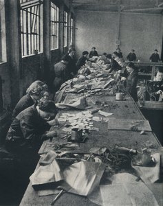 بالونات الترقيع ، 1941 بواسطة سيسيل بيتون