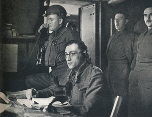 لاسلكي ، 1941 بواسطة سيسيل بيتون