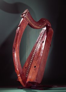 القيثارة (الخشب والنحاس والفضة)