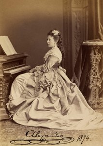 صورة للدوقة الكبرى الكسندرا يوسيفوفنا من ساكس ألتنبرغ (1830-1911) بواسطة تشارلز برجاماسكو