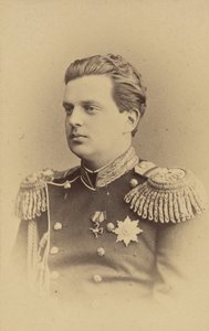 فلاديمير الكسندروفيتش دي روسي - صورة لدوق روسيا الأكبر فلاديمير ألكساندروفيتش (1847-1909) ، بقلم بيرجاماسكو ، تشارلز (كارل) (1830-1896). صورة الألبومين ، حوالي 1865. أرشيف الدولة الروسية للأفلام والصور ، كراسنوجورسك بواسطة تشارلز برجاماسكو