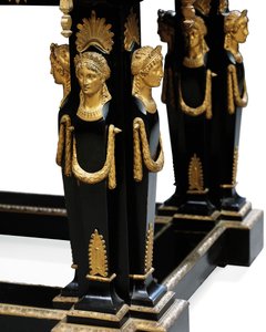 طاولة نابليون الثالث ، صممها جان برانديلي ، مطعمة من قبل إي فارلوت ، باريس ، حوالي 1850-1875 بواسطة تشارلز غيوم ديل