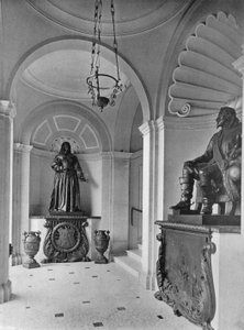 The Marble Stairway (b / w photo) بواسطة تشارلز لاثام