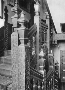 The Oak Stairway (صورة b / w) بواسطة تشارلز لاثام
