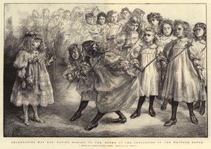 الاحتفال بيوم مايو ، تكريمًا للملكة في ختام رقصة Maypole