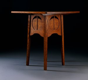 طاولة بطاقات مصممة لغرف شاي Argyle Street ، غلاسكو ، 1888-89 بواسطة تشارلز ريني ماكينتوش