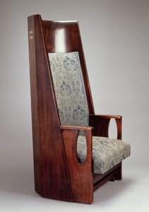واحدة من زوج من الكراسي بذراعين لغرفة النوم الزرقاء ، هاوس هيل ، غلاسكو ، 1905 (بلوط ملون مع ترصيع أم اللؤلؤ) بواسطة تشارلز ريني ماكينتوش