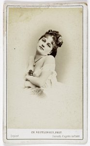 صورة للممثلة هنرييت فيكتوار دروار (1851-1923). بواسطة تشارلز ريوتلينجر