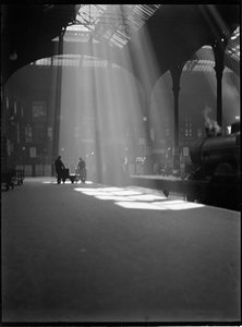محطة ليفربول ستريت ، شارع ليفربول ، مدينة لندن ، سلطة لندن الكبرى ، عام 1932. بواسطة تشارلز وليام بريكيت