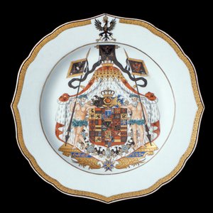 طبق عشاء أرمالي ، فترة تشيان لونغ (1736-95) ج 1755 (الخزف) بواسطة المدرسة الصينية