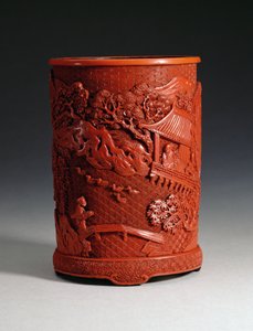 وعاء فرشاة مقولب أحمر ، يصور الخطاط الشهير وانغ هسي تشيه (c.307-365 بعد الميلاد) جالسًا في ملاذ جناحه ، ينظر إلى الأوز في بركة وصبي يعبر جسرًا ، سلالة تشينغ ، تشيانلون بواسطة المدرسة الصينية